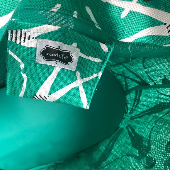 Tote by Mud Pie. Includes a cute sun visor/hat. New. Great for Vacation - Picture 3 of 11